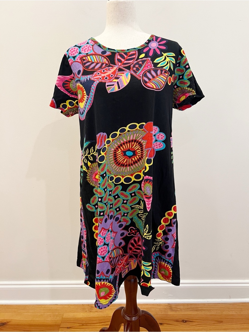 La Cera Dress Medium Black Colorful Floral Cotton Short Sleeve Shift Lounge